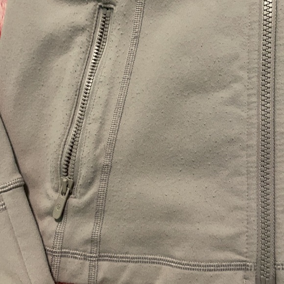Lululemon jacket - Picture 3 of 4